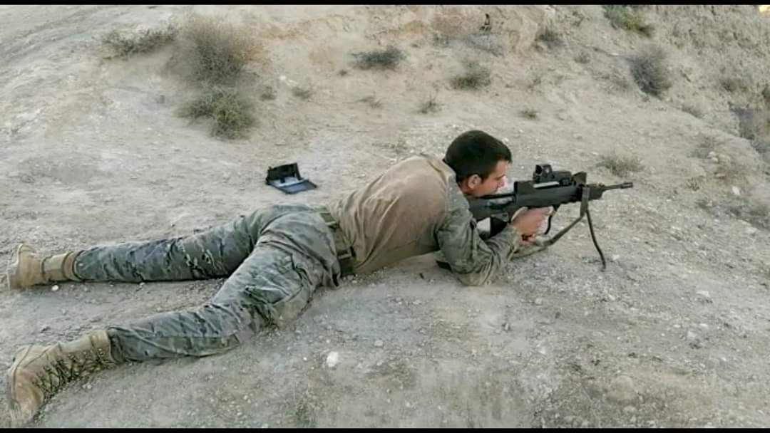 DarioCorrea23's tweet photo. Como Dios que nunca llora o como Diablo que nunca reza...
#Legion #LaLegion #Legionario #Terleg3 #LegionariosALucharLegionariosAMorir #Tirador #Observacion #Shooter #Sniper #Francotirador #Memories #FAMAS #Francia #Maniobras https://t.co/dxpmXeDOHu