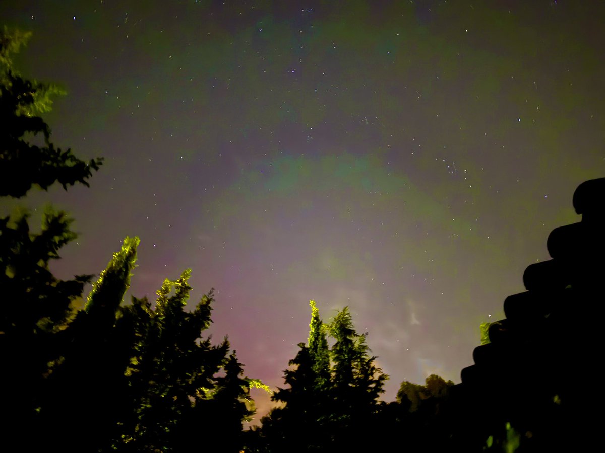 Doncs mira! A la fi no em calia sortir de casa! #corberadellobregat <a href="/alexmegapc/">Àlex Van der Laan</a> <a href="/estelsiplanetes/">Joan Anton Català Amigó</a> @MeteoMauri @eltempsTV3