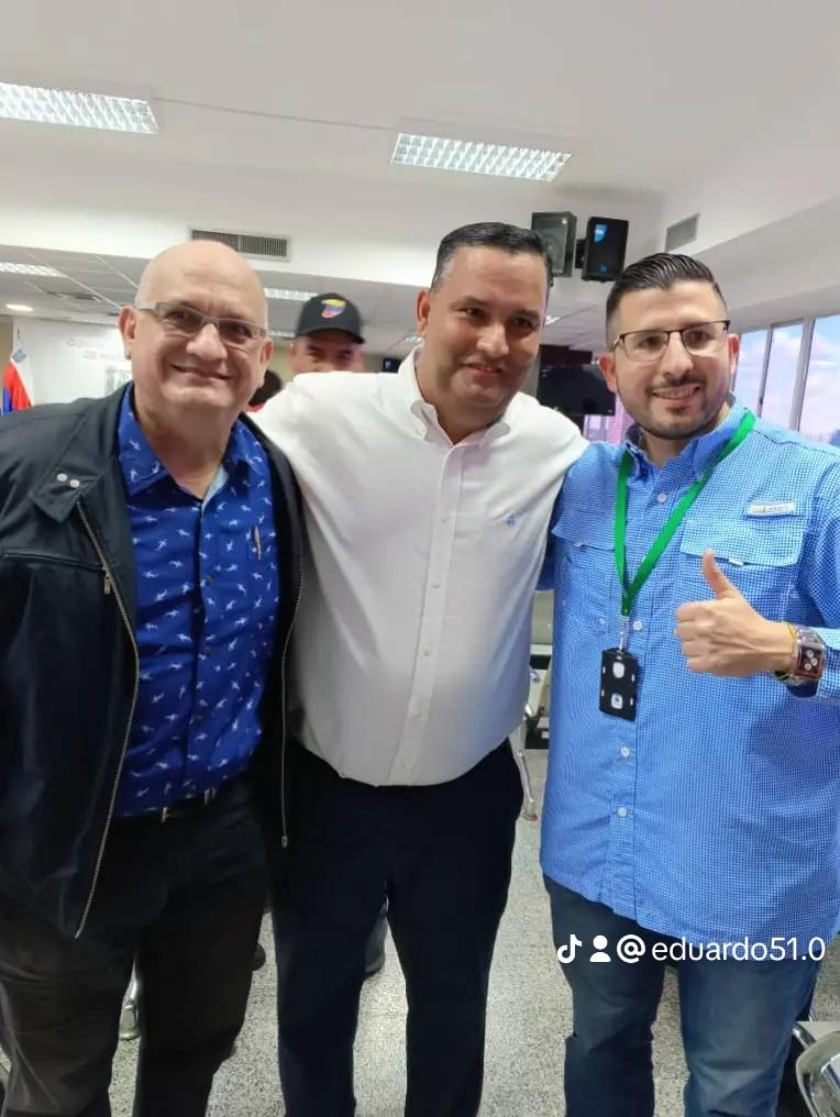 LabradorEduardo's tweet image. Hoy Zulia Humana estuvo presente en la sesion de la Cámara Municipal del municipio Maracaibo, donde se   aprobó por la mayoría de los  concejales la designación como Alcalde encargado Adrián Romero. En estos tiempos desafiantes, quiero expresar mi firme apoyo y confianza.