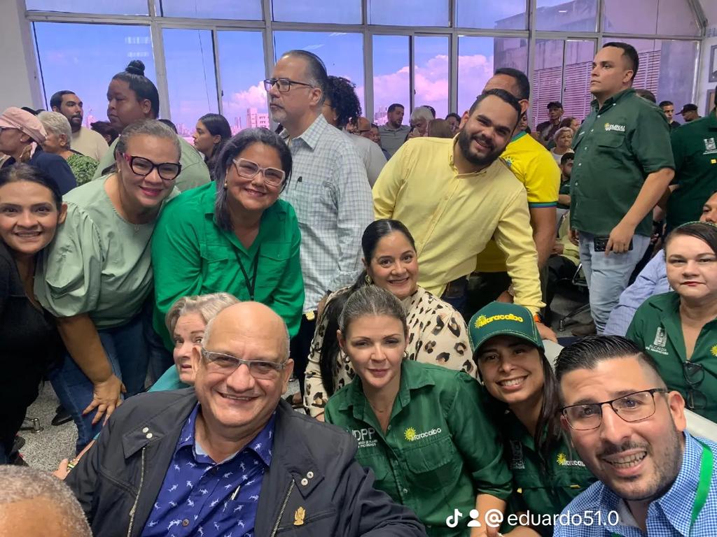 LabradorEduardo's tweet image. Hoy Zulia Humana estuvo presente en la sesion de la Cámara Municipal del municipio Maracaibo, donde se   aprobó por la mayoría de los  concejales la designación como Alcalde encargado Adrián Romero. En estos tiempos desafiantes, quiero expresar mi firme apoyo y confianza.