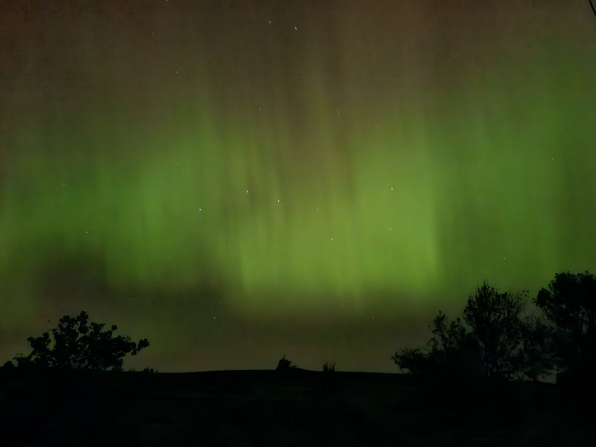 duxBritanniarum's tweet photo. The Northern Lights over #hadrianswall ! https://t.co/vB8edzQEje