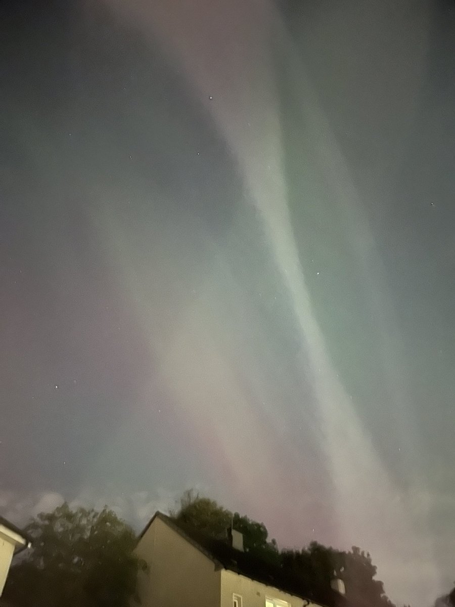 Omg 😍#nothernlights #cathkin . Can’t believe I was lucky enough to see them again tonight !