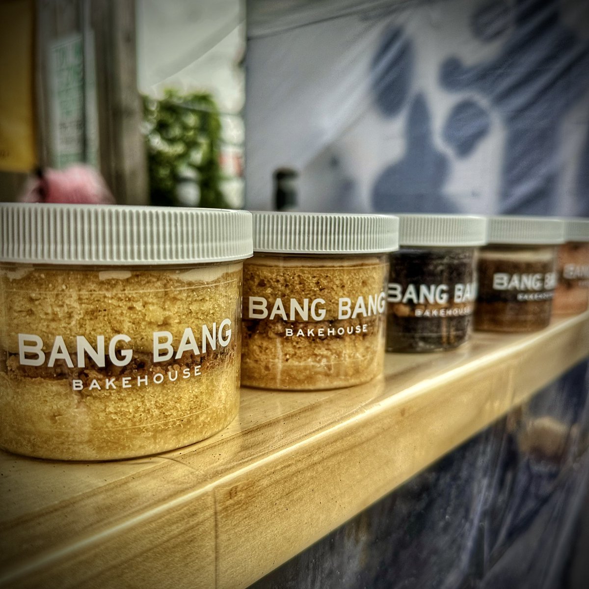 TuckBeck's tweet image. Bang Bang Bakehouse brought their best treats to Milk Mart’s Spooky Soirée, and their Pumpkin Spice Rum Cake was love at first bite! 😍
.
#BangBangBakehouse #SpookySoiree
#MilkDistrict #Halloween #RumCake
#OrlandoFlorida #TheMilkDistrict
#MilkMartOrlando #MilkMart 🐮