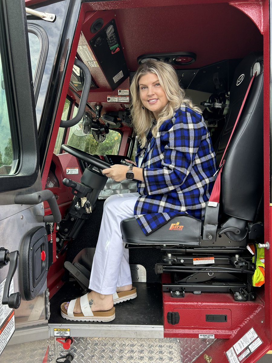 The Cardinals always love it when the Carrollton Volunteer Fire Department visits — and assistant principal Mrs. Toth especially enjoyed it since she got to sound the horn! 🚒