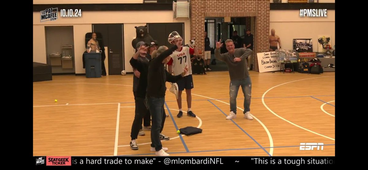 rob_four's tweet image. #TheLacrosseRoadToTheOlympics
Coach P is the best!
Venmo robert-burwell-20