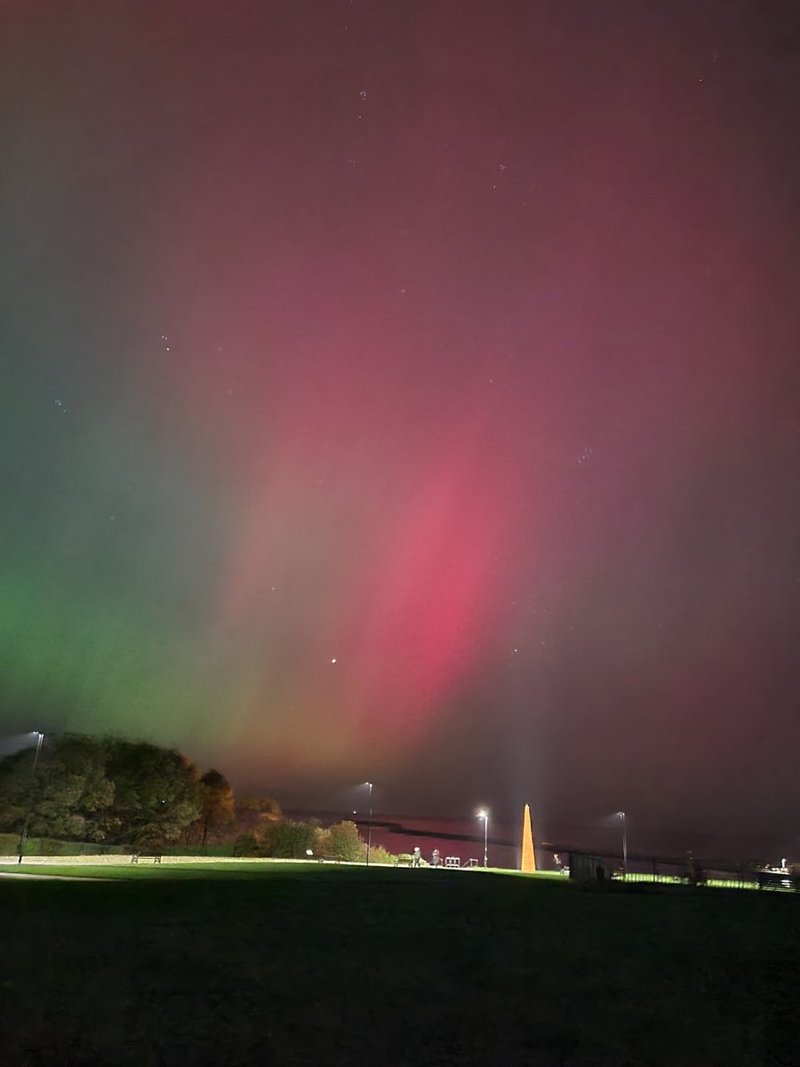 Beautiful aurora over South Shields tonight 😍