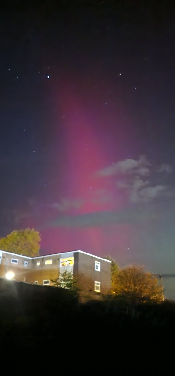 tiny2100's tweet image. In staffford 20 mins ago so happy
#northernlights #Auroraborealis