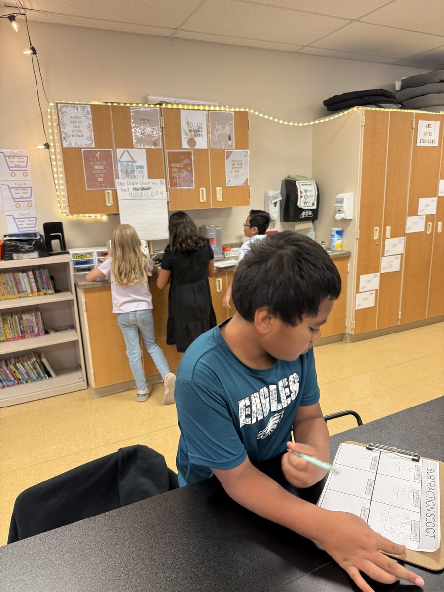 Miss Hartman tweet media
