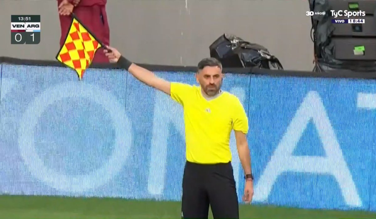 ESTA NUESTRO QUERIDISIMO AMIGO EN LA CANCHA. 🥰🥰