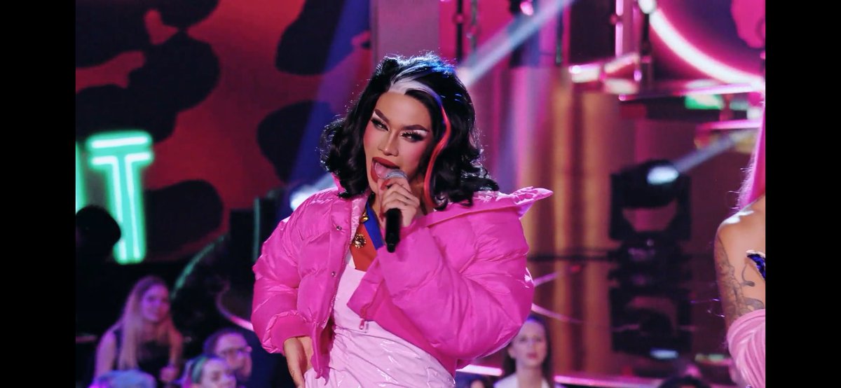 taigabrava's tweet photo. MY QUEEN OF THE UNIVERSE ❤️‍🩹 @maxieandreison 
C O N D R A G U L A T I O N S 💫 or as we say in DR MÉXICO:
F E L I C I D R A G U E S ✨

Remember this Queen Of The Universe first episode SING OFF 😂😍 Who would’ve thought?? 🥹 I LOVE YOU SO MUCH! ❤️‍🩹 LARGA VIDA A LA REINA 👑💫 https://t.co/611hR2AJkk