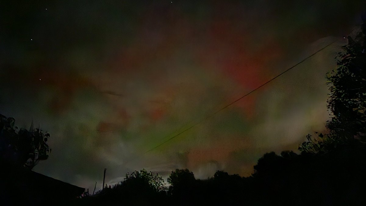 AeroVision40's tweet photo. #AuroresBoréales #Landes https://t.co/iwfyPwQ6yi