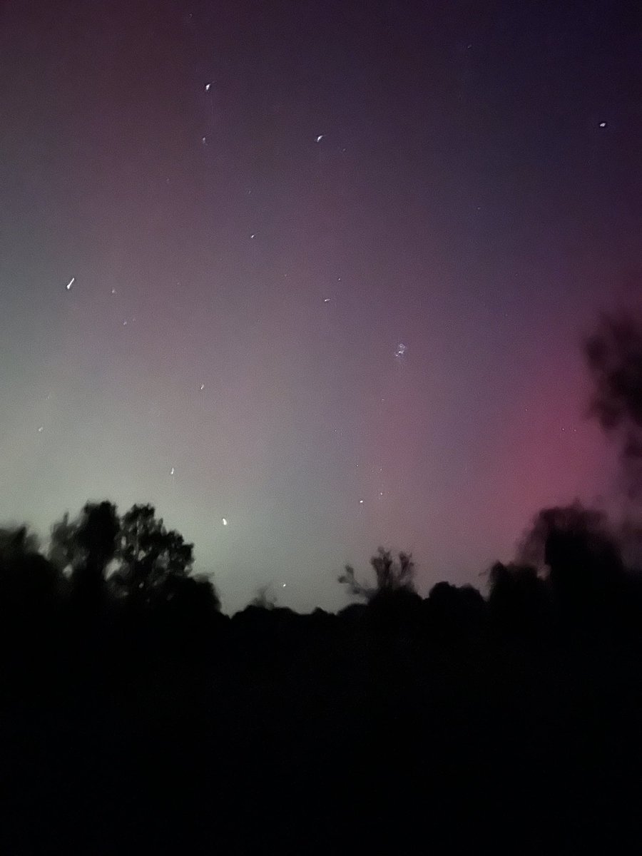 Nice to get a reminder as to why I love living in the sticks! 
Radharc iontach do Na Gealáin Thuaidh 
#NorthernLights