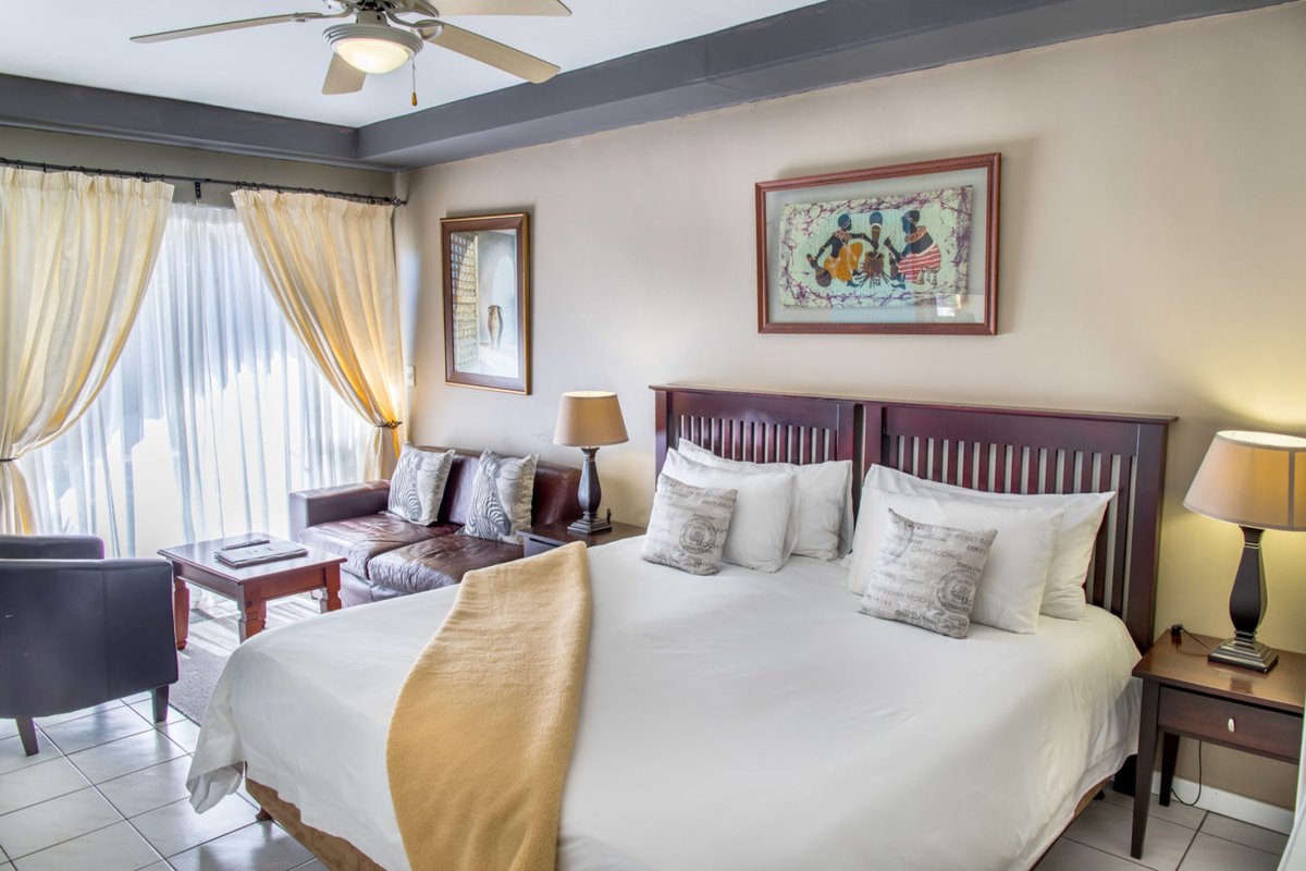 Retreat to unparalleled lodgings at Sunset Decks Guest House in Cape Town.

4A Engina Crescent Sunset Beach, Milnerton Cape Town, South Africa
+2721 551 6756 
info@sunsetdecks.co.za
sunsetdecks.co.za
#SunsetDecks #CapeTown #sunsetbeach #bedandbreakfast