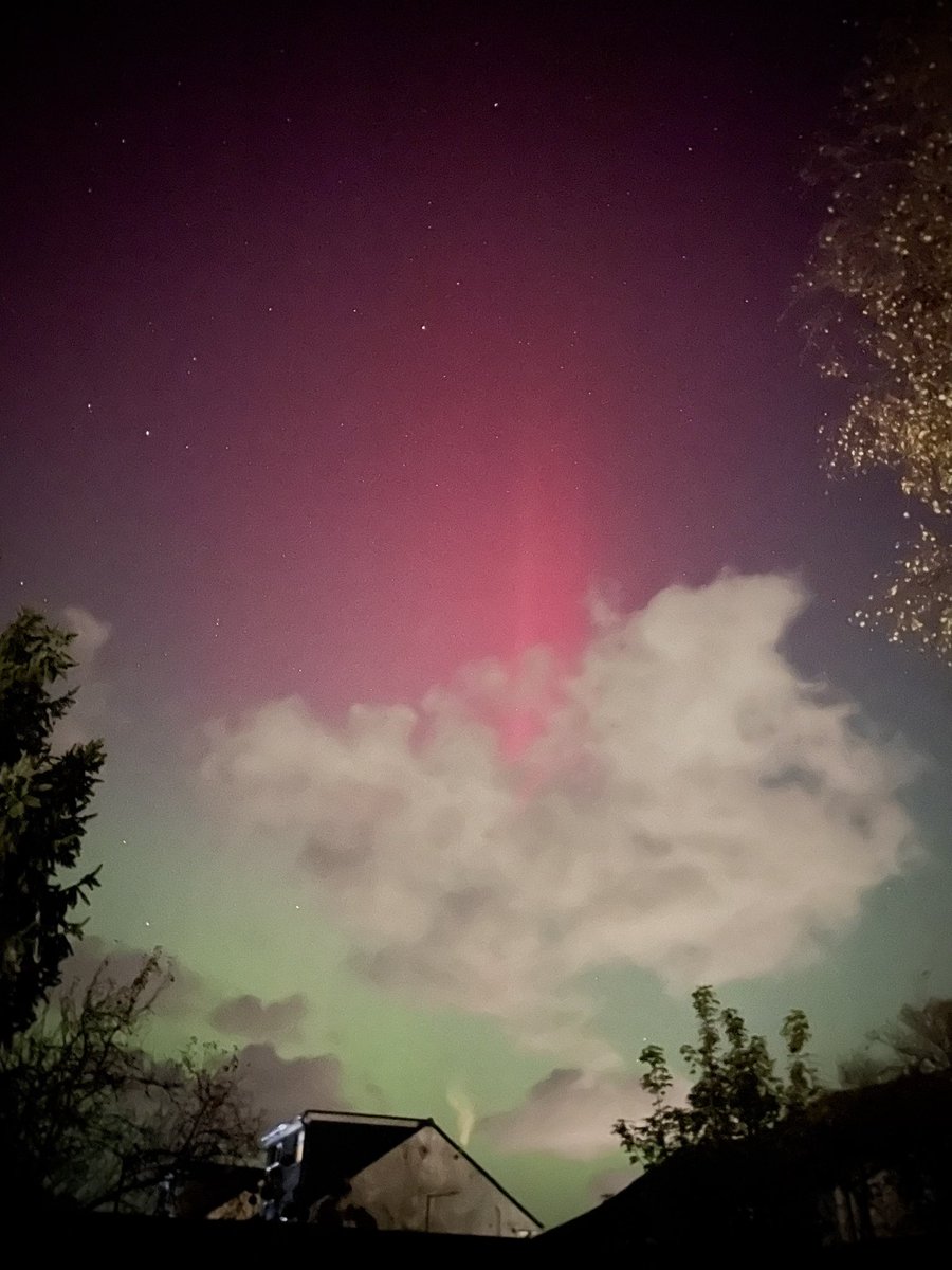 timwalkerphotos's tweet photo. @mathewjowens Am currently home in the NW and am excited to have seen the aurora in both hemispheres within the space of 5 months, having never seen it before! https://t.co/UPszCR3tnN