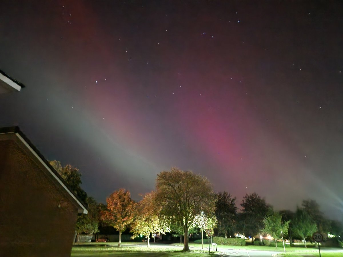 Our world produces some magic 😍 #northernlights