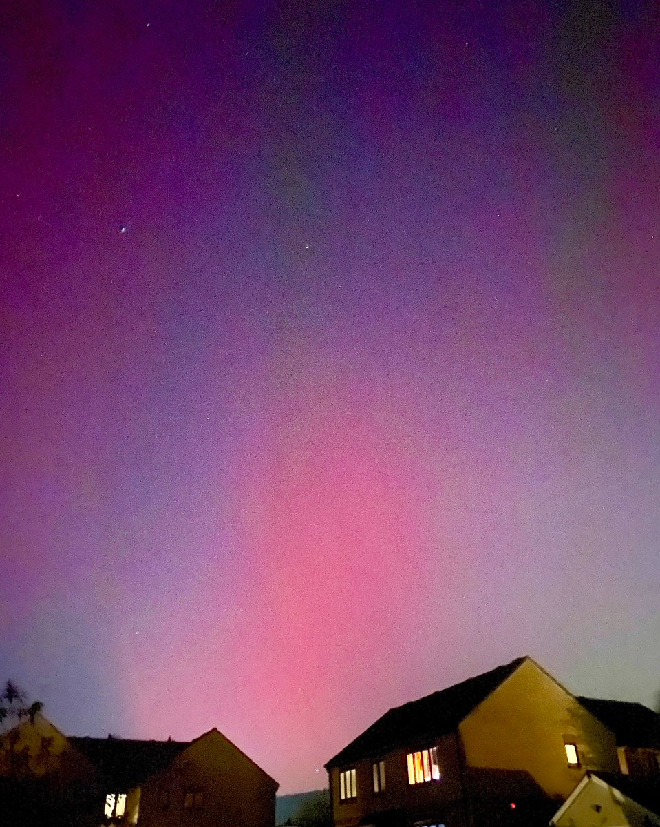 Magical, mystical skies over Dorking, Surrey tonight. Seeing the blushing Aurora Borealis arch overhead like a rainbow was spellbinding ✨ 

<a href="/BBCSurrey/">BBC Surrey</a> <a href="/SkyNews/">Sky News</a> <a href="/MetroUK/">Metro</a> <a href="/DailyMirror/">The Mirror</a> <a href="/MailOnline/">Mail Online</a> <a href="/bbcweather/">BBC Weather</a> <a href="/BBCNews/">BBC News (UK)</a> <a href="/TheSnowDreamer/">London & Southeast 🔆</a> #dorking #surrey #Auroraborealis #northernlights