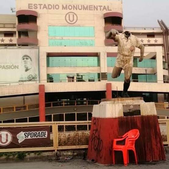 Celeste_1955's tweet image. El Huracán esta fuerte
Esta arrasando con todo.

#DondeEstaLaCabezaDeMonchito
#HurricaneMilton