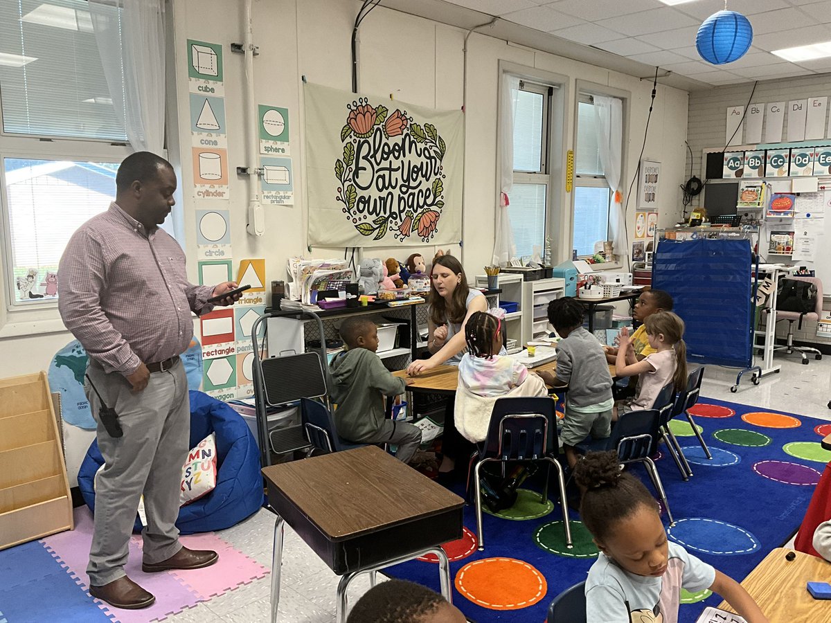 Dr. Jacquelyn Flowers (@jackieaflowers) on Twitter photo I can blend syllables and learn vocabulary words. Ms. Cottingham Kindergarten <a href="/HarlanFalcons1/">Harlan Elementary</a> #FCSLearn I can blend syllables and learn vocabulary words. Ms. Cottingham Kindergarten <a href="/HarlanFalcons1/">Harlan Elementary</a> #FCSLearn