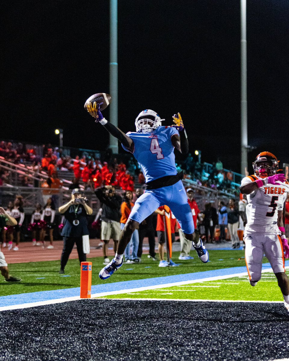 Back in Death Valley Saturday! 🐯 <a href="/_donovantate/">D. Tate</a> <a href="/jakesugarman1/">Jake Sugarman</a> <a href="/JRBazarLSU/">JR Bazar</a> <a href="/pauloturner80/">Paul Turner</a> <a href="/JordanArcement/">Jordan Arcement</a> <a href="/RecruitsLsu/">lsu.recruits</a> <a href="/TomLoy247/">Tom Loy</a>