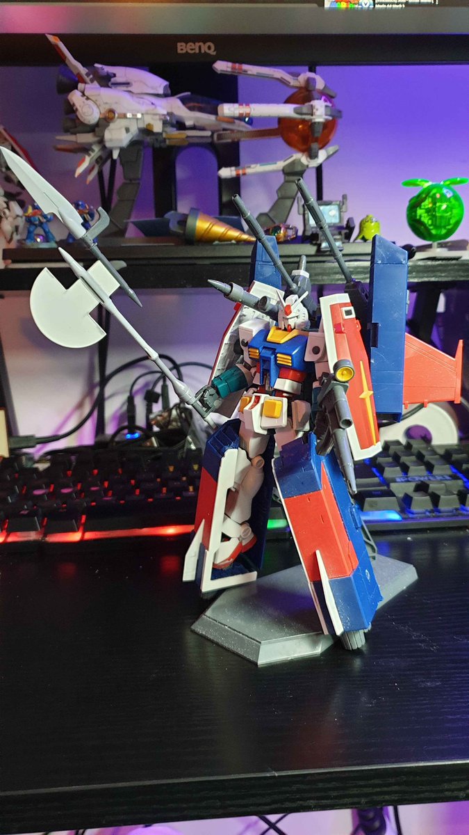 RaynBuilds's tweet photo. a custom WIP inspired by the absolutely charming DX Combination Set Gundam by Clover. Taking their whole thing of "make a fun toy rather than an accurate one", I made the G-Armor able to combine with the Gundam :3

still some small bits to do/finish/tidy up~

#ガンプラ
#gunpla https://t.co/gOuTWpQc9G