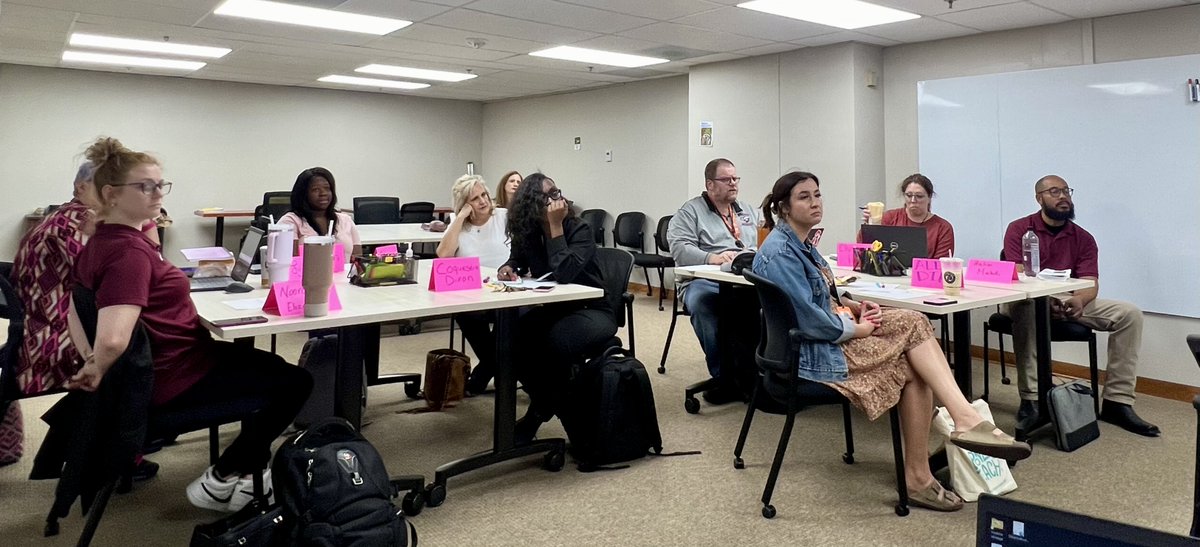 Jo Lein (@jomabeelein) on Twitter photo I have the privilege of overseeing <a href="/TulsaSchools/">TulsaSchools</a>'s emerging and aspiring leaders programs. This week, a new cohort launched with Emerging Leaders 1! I am beyond hopeful for the future of our city because of these people (and more!). I have the privilege of overseeing <a href="/TulsaSchools/">TulsaSchools</a>'s emerging and aspiring leaders programs. This week, a new cohort launched with Emerging Leaders 1! I am beyond hopeful for the future of our city because of these people (and more!).