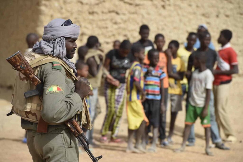 ForStruggles's tweet photo. Non-state actors of the Sahel conflict such as JNIM or IS Sahel are mainly funded through illicit economies and criminal activity.
Additionally to national military budgets, Sahel states are funded through external contributions from states like the US or France.

Source: ACLED https://t.co/BFt1MdLqdX