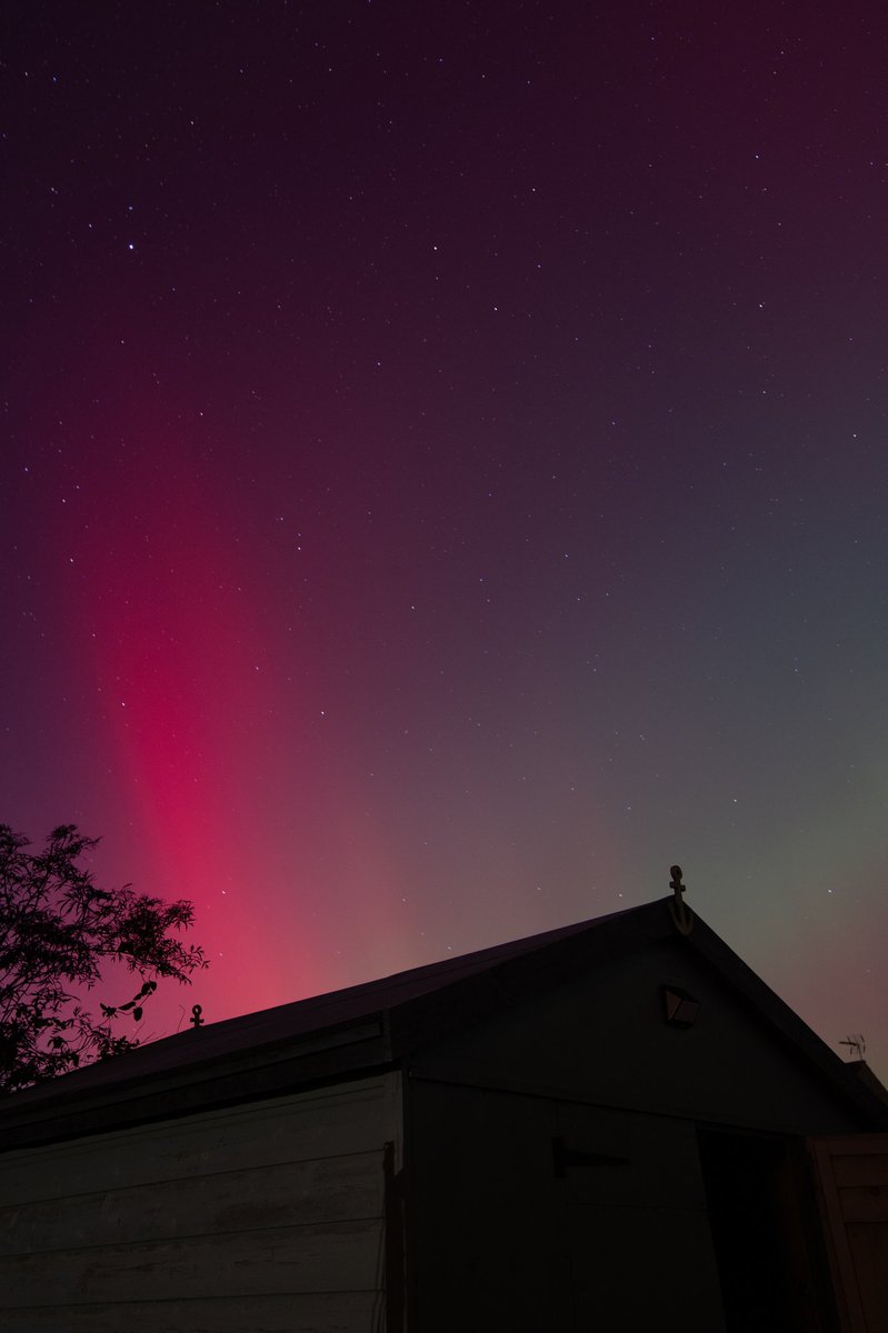 Craig Zadoroznyj (@craigzad) on Twitter photo Finally managed to see Northern Lights, a few quick photos from the back garden <a href="/VirtualAstro/">VirtualAstro</a> #northernlights #Auroraborealis <a href="/looknorthBBC/">BBC East Yorkshire</a> <a href="/aurorawatchuk/">AuroraWatch UK</a> <a href="/Aurora_Alerts/">Aurora_Alerts</a> Finally managed to see Northern Lights, a few quick photos from the back garden <a href="/VirtualAstro/">VirtualAstro</a> #northernlights #Auroraborealis <a href="/looknorthBBC/">BBC East Yorkshire</a> <a href="/aurorawatchuk/">AuroraWatch UK</a> <a href="/Aurora_Alerts/">Aurora_Alerts</a>