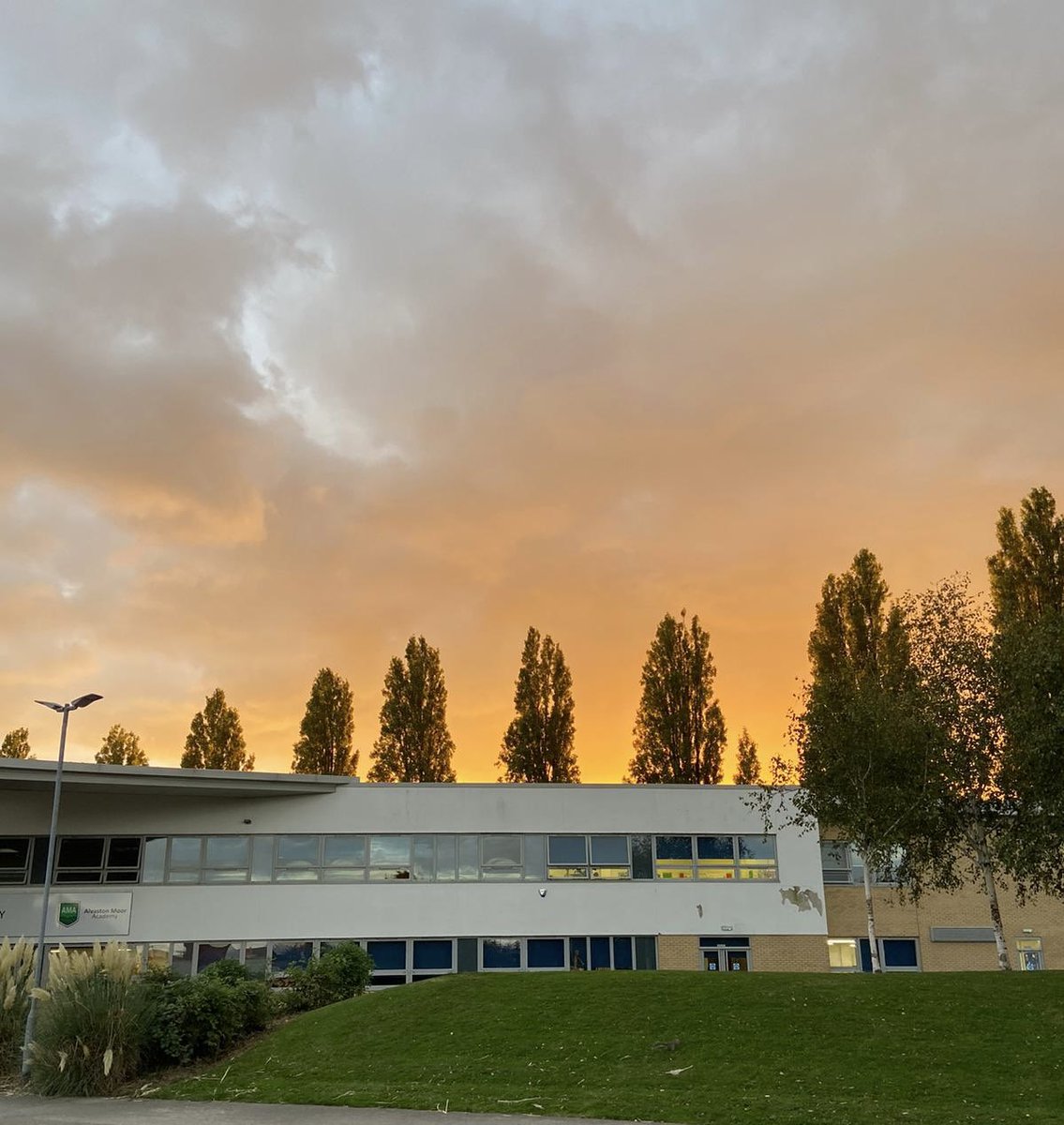 Alvaston_Moor's tweet photo. Amazing start to our fantastic open evening, all welcome 5:45-8pm #TeamAMA https://t.co/TbwxmzAnwG