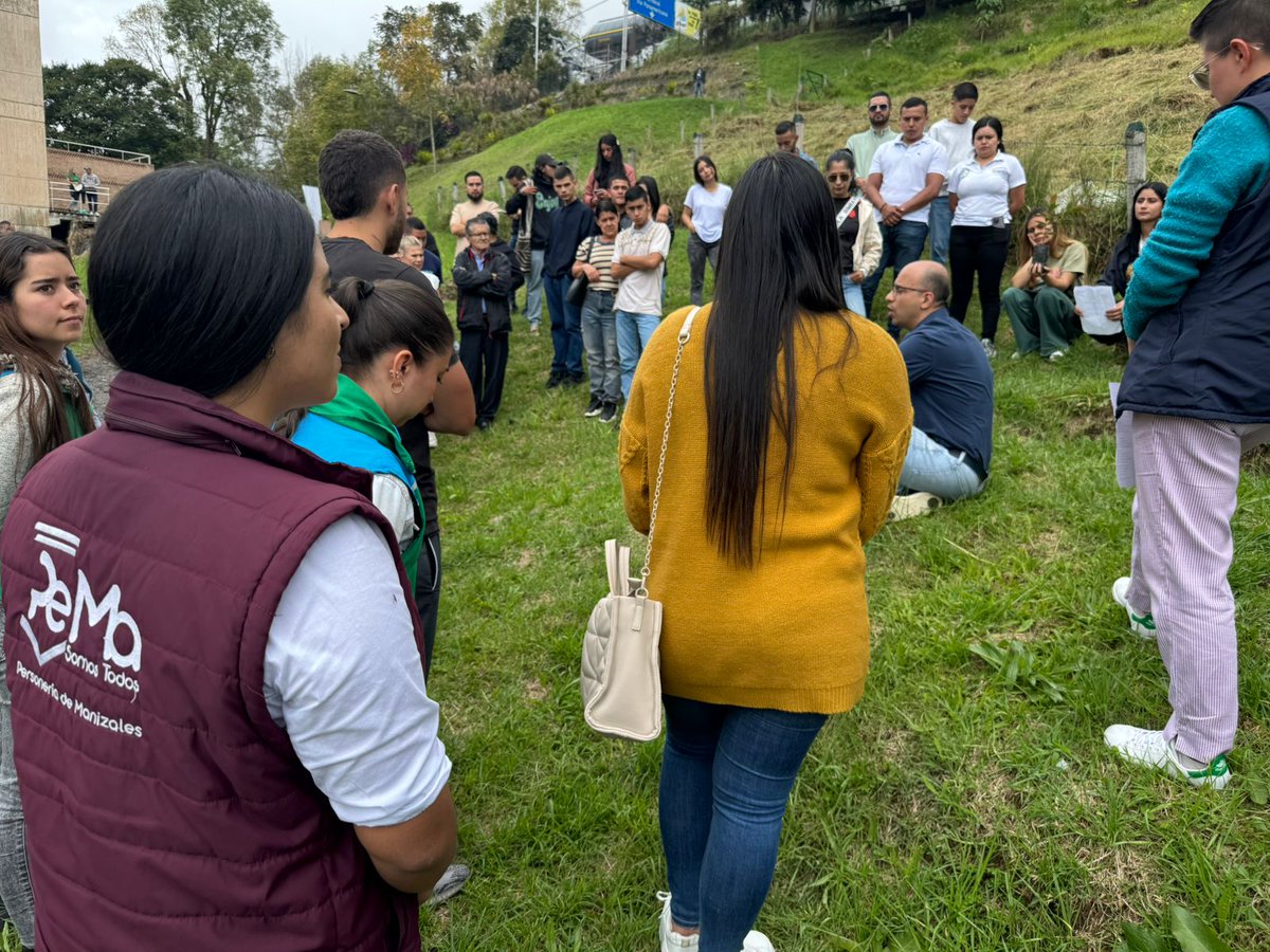 Los actores del Sistema de Responsabilidad Penal Adolescente , jóvenes ofensores, víctimas y sus familias nos encontramos en la ladera del Rogelio Salmona de la U de Caldas, en "La Siembra Restaurativa", acto simbólico de reconciliación, en la semana de la justicia restaurativa.