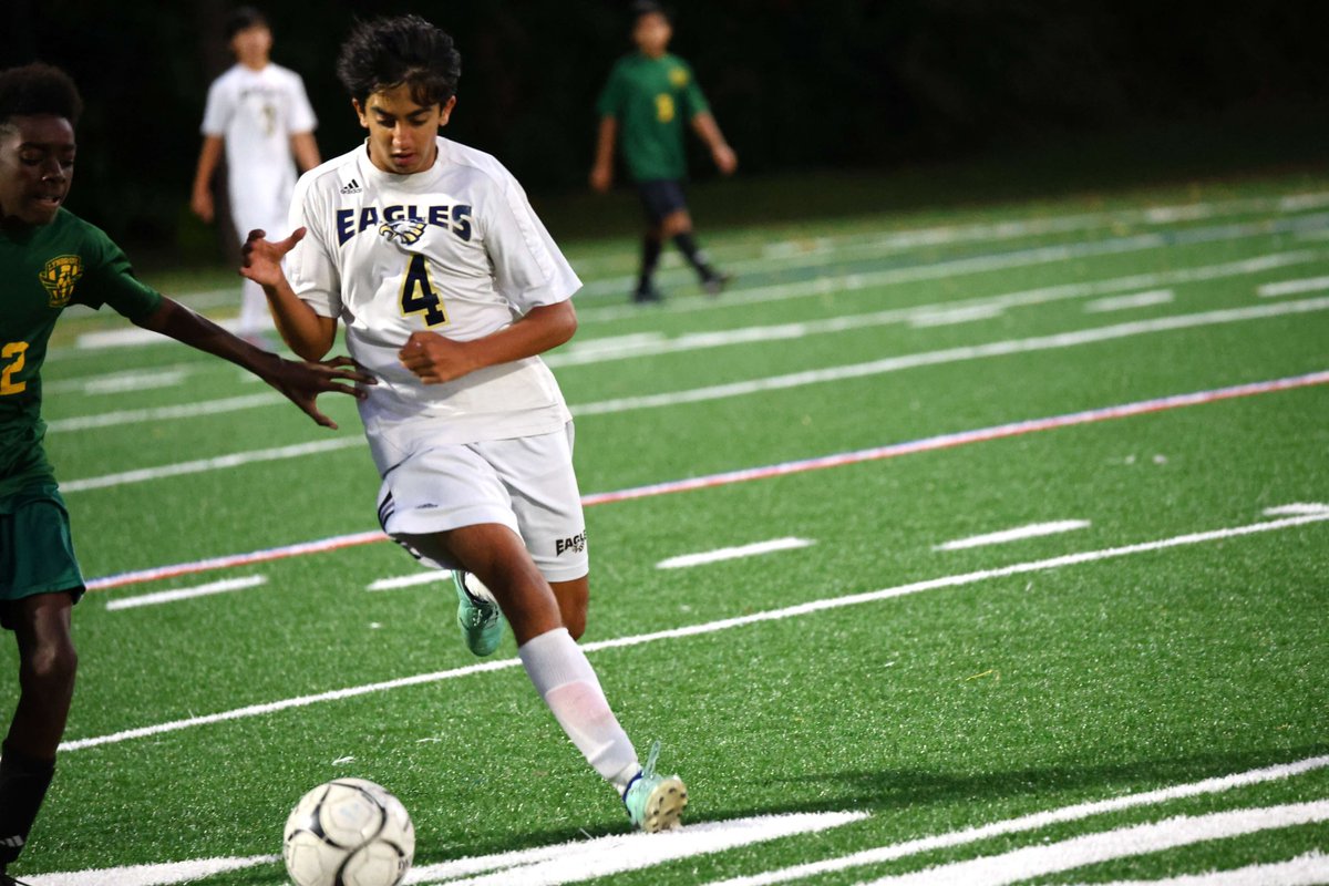 Tarl_PhysEd's tweet photo. Some more shots of the JV Boys Soccer victory over Lynbrook courtesy of Grandpa Waxer. #WeAreBethpage https://t.co/7EpGfqRO3j