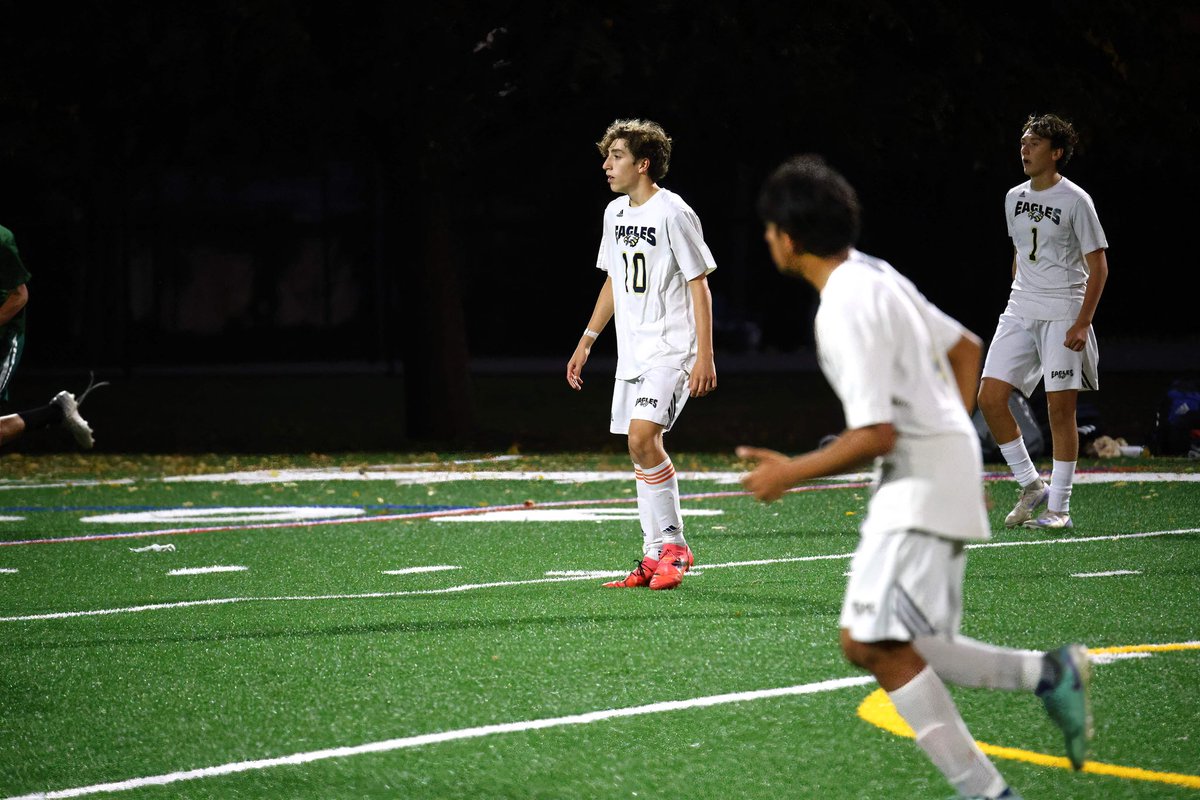 Tarl_PhysEd's tweet photo. Some more shots of the JV Boys Soccer victory over Lynbrook courtesy of Grandpa Waxer. #WeAreBethpage https://t.co/7EpGfqRO3j