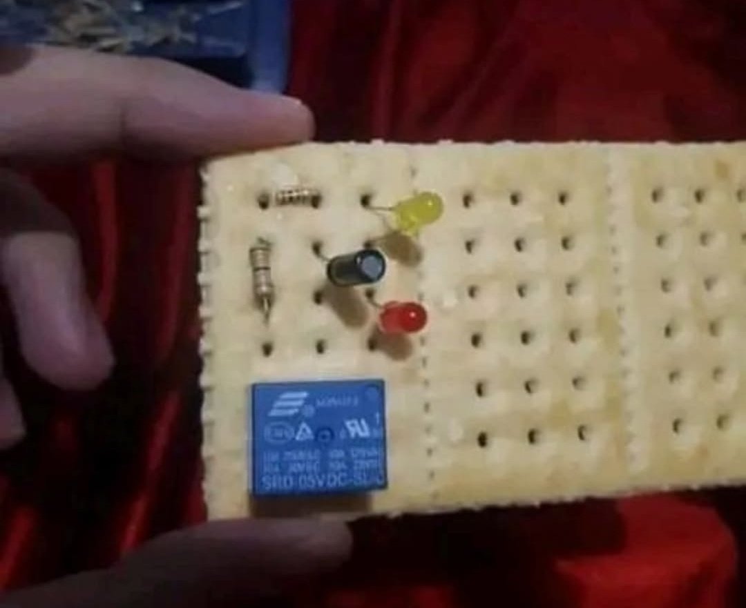 ps_anelli's tweet photo. Vota por nosotros y nuestro laboratorio. Para renovar los proto board✨ https://t.co/3EHfF4sPFU