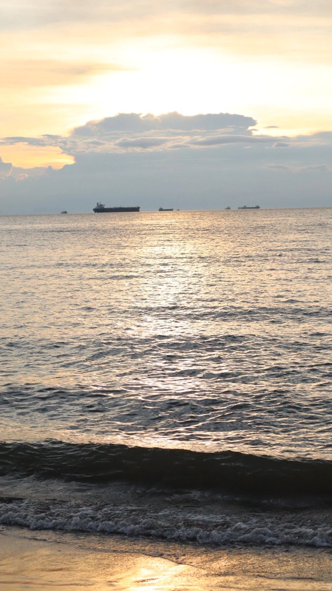 DrPRBC's tweet photo. Atardecer en Playa Mansa, Lechería. https://t.co/tzY9epPWzu