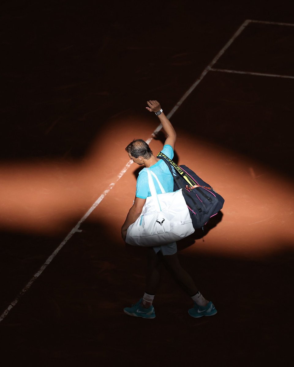 UniversTennis's tweet photo. Citez ce tweet avec VOTRE meilleur souvenir de Rafael Nadal. ✍️🇪🇸

📸 @rolandgarros https://t.co/WT5yB6pmnR
