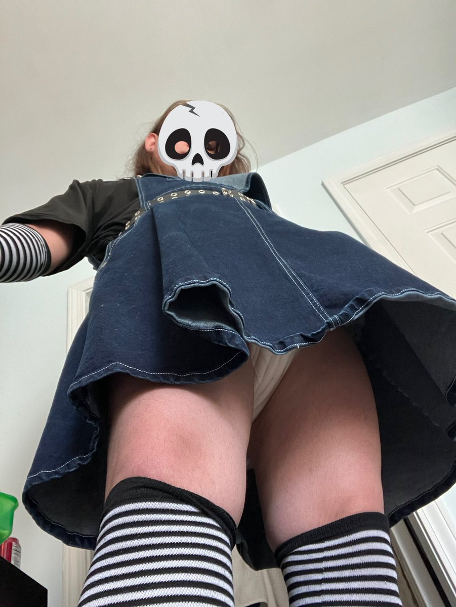 softlilcherry's tweet photo. hey shitters &amp; farters https://t.co/dbwyiarExo