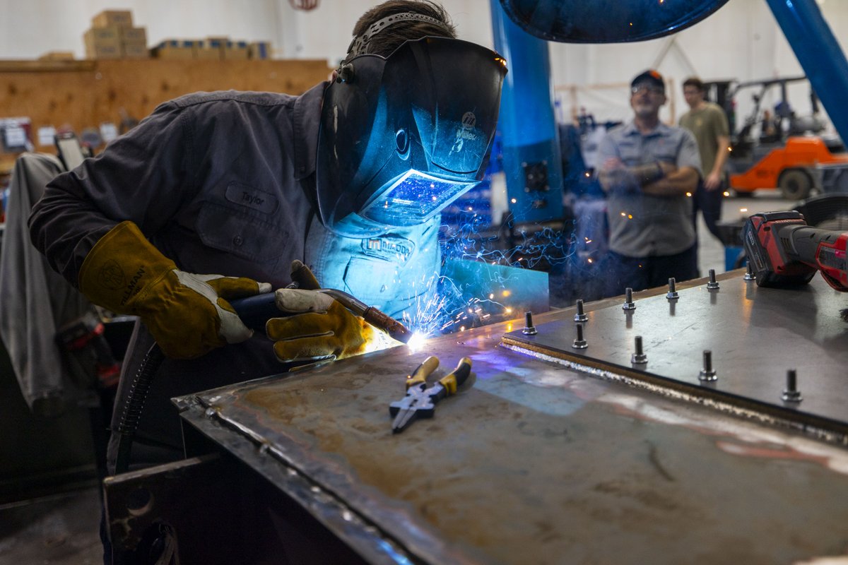 Maddoxxfmr's tweet image. The Maddox shop team: hardest-working crew in the business.

#manufacturing #transformer #reconditioning #powerindustry
