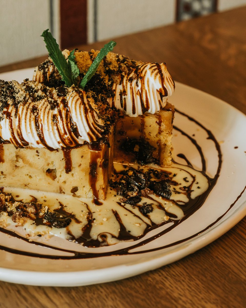 Craving something sweet? 🍫 Join us Monday, October 14th at @johnmartinsmiami for National Dessert Day and indulge in our Banana Bread S’mores!🍌