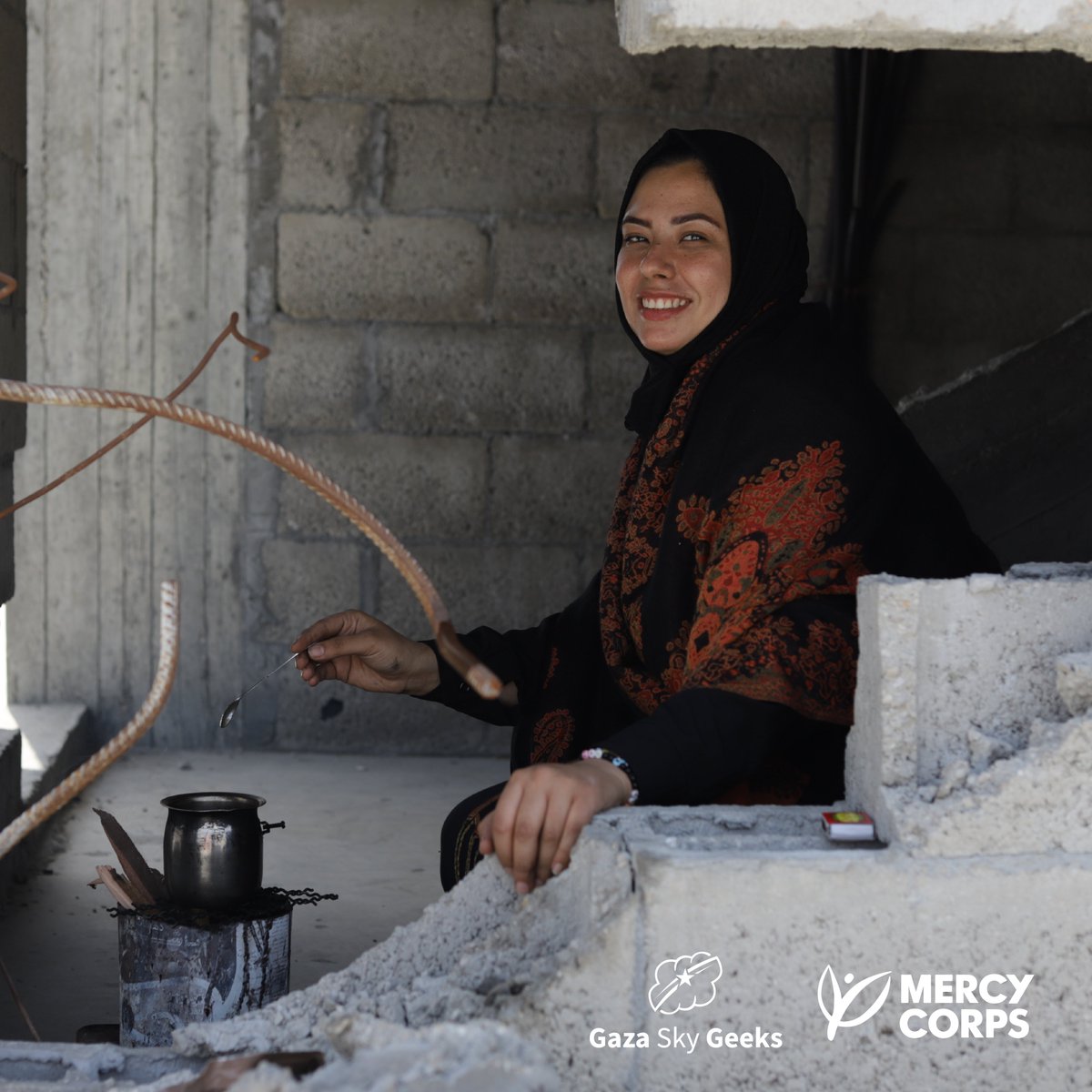 Meet Mahasen Al Khateeb, a true phoenix rising from Gaza's ashes. As a digital illustration instructor at Gaza Sky Geeks, she empowers others through art. Her recent bootcamp featured 50+ participants, including 36 from Gaza. Explore her inspiring story: bit.ly/400TKhk
