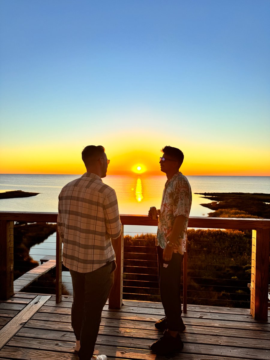 scot_obx's tweet photo. Finally made it to #Epicurrence after setting this goal back in 2017! The last three days have been incredible—got to meet some design heavyweights I’ve admired for years. What a surreal experience connecting with so many talented minds after all this time. Feeling mega inspired and grateful for the community ✨
Special thanks to @DannPetty and @krispuckett for organizing an epic event. @soren_iverson @graceongrid @contraben @kuizinas for awe-inspiring talks