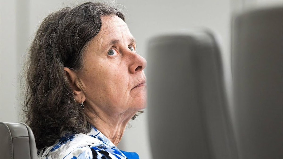 Politiek assistent PVV-minister Faber is niet door de screening van de AIVD gekomen
Wanneer iemand niet door de screening van de AIVD komt, betekent dit dat er bij de veiligheidsonderzoek risico’s of ernstige bezwaren zijn gevonden.
Mogelijk is de nationale veiligheid in gevaar