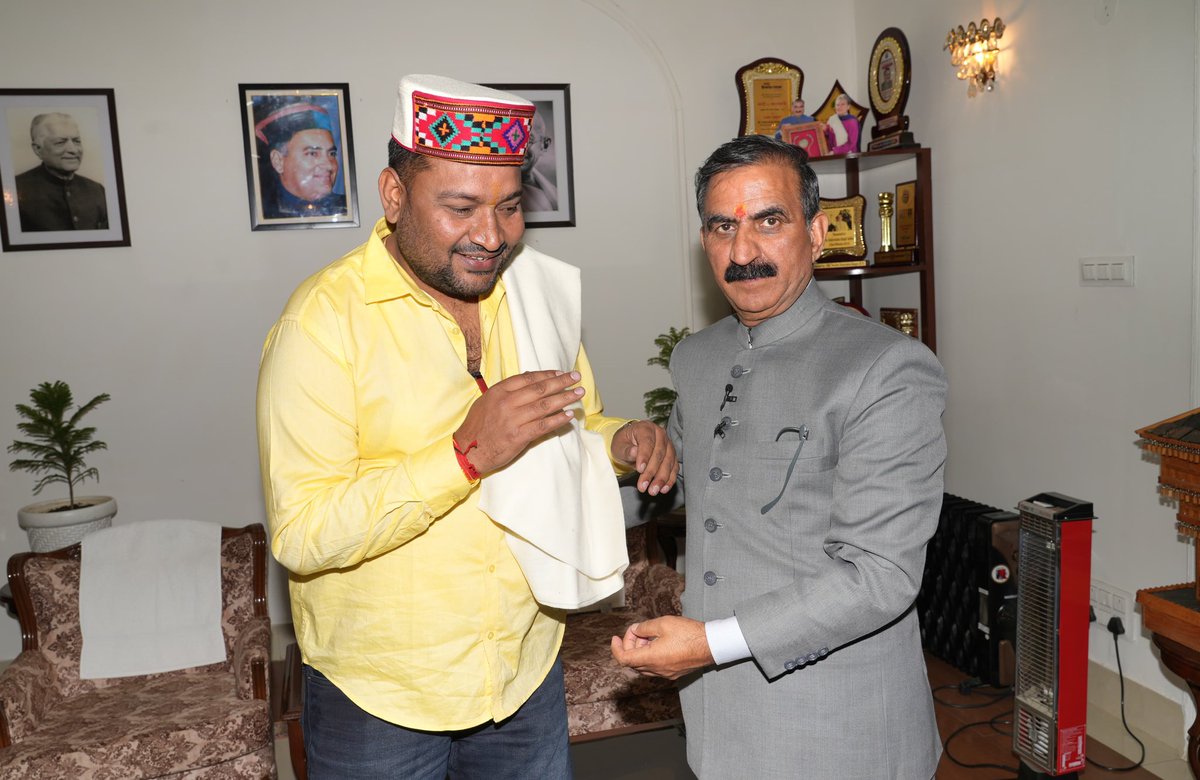 gauravjii's tweet photo. Its an honor to get so much love and respect from Himachal CM @SukhuSukhvinder sir .. thank you for so much appreciation..#HimachalCM #Sukhvindersukhu https://t.co/0LGUdwJd7E