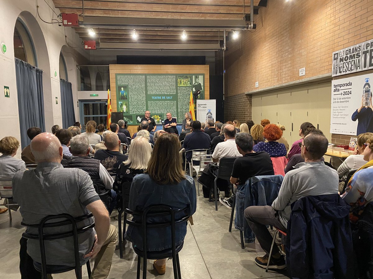 📢 Presentació del llibre "No em canviïs la llengua" al bar del teatre de Salt #CatalàViu #NoEmCanviïsLaLlengua #CulturaViva