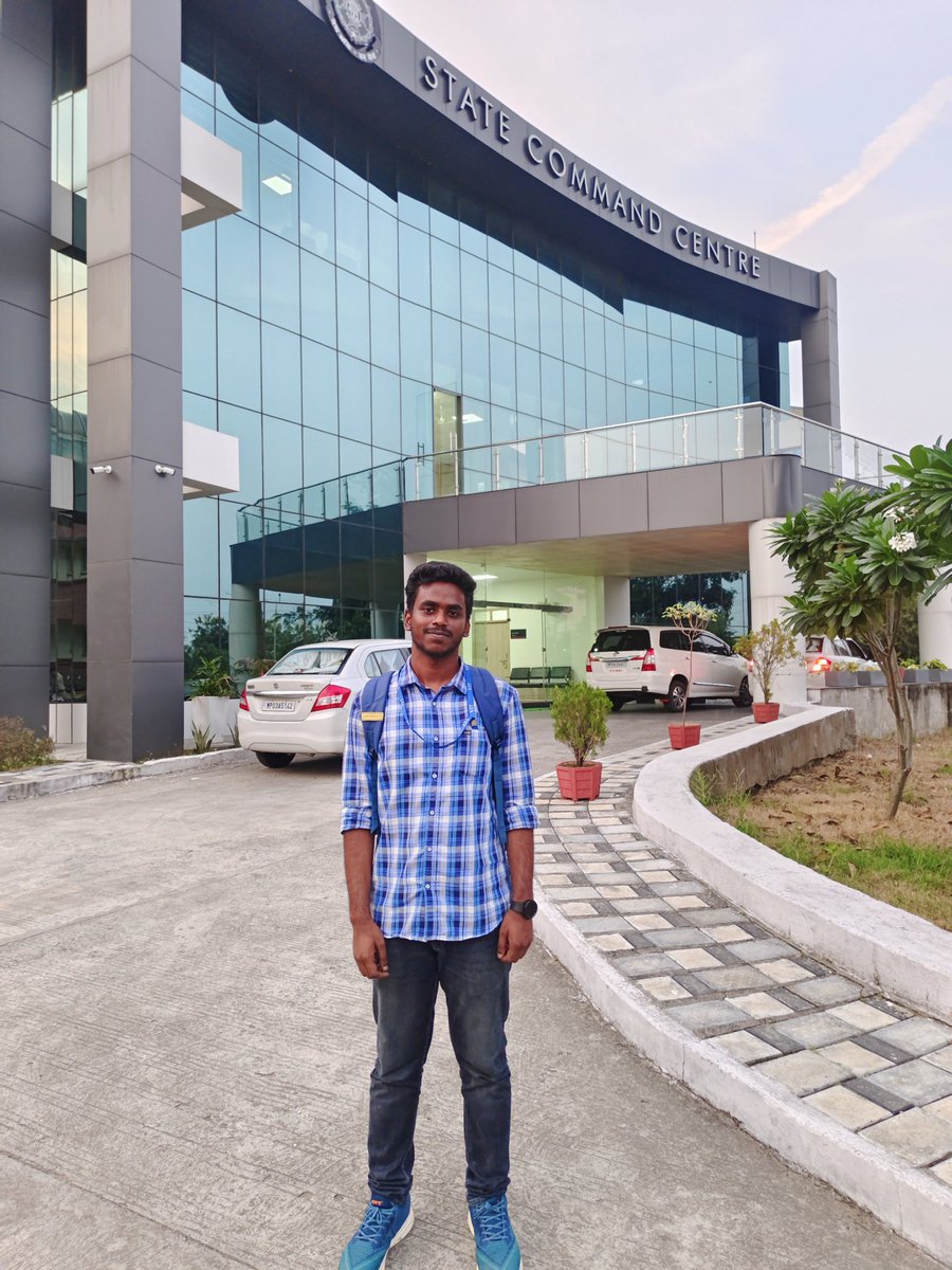 Auth0r_C0dez's tweet photo. Completed the Student Internship Program (SIP) 2024-25 with the Bhopal Police Commissionerate gaining insights and technology’s in Cyber Cell,discussions with IPS officers,visited Dial 100 infra Mahila Thana,learning CCTNS and advanced policing software. Grateful to the MP police https://t.co/LM1yFD3JWf