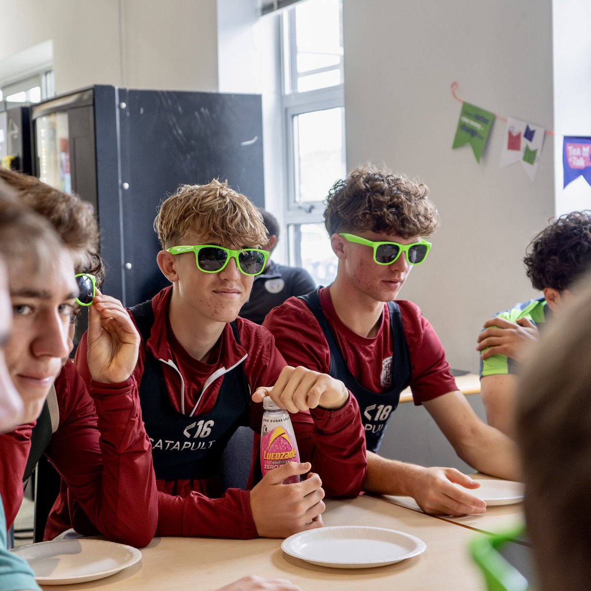 StevenageFC's tweet image. Today is #WorldMentalHealthDay. 

Players &amp;amp; staff from across #StevenageFC marked the occasion with a ‘Tea &amp;amp; Talk’ afternoon to pause and chat while wearing green to spread the message. 

It’s ok to not be ok. Talk about your mental health. ❤️