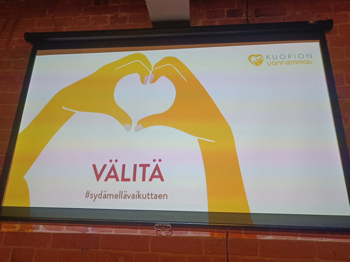 Olipa kertakaikkisen inspiroiva päivä. Iltapäivällä #Peruskoulu'n tulevaisuutta pohtimassa dialogin keinoin ja illalla tapaamassa #KuopionVanhemmat, jotka tekevät voimallista työtä vanhempien äänen ja osallistumisen vahvistamiseksi. Ihan paras joukkue = #mevanhemmat 🤩