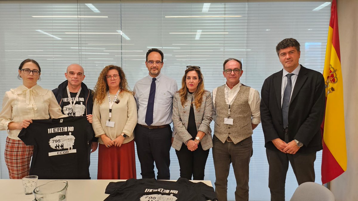 FscTeleco's tweet photo. #NoEREMasOrange
Reunión de #CCOO y #USO hoy con Antonio Hernando, Secretario de Estado de Telecomunicaciones. https://t.co/6csMLWPBvn