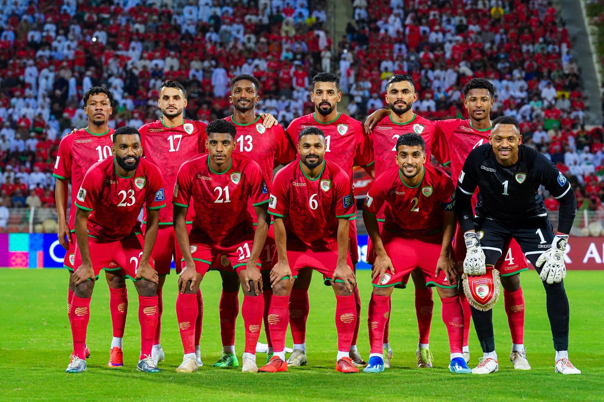 بدون مجنسين + بدون احتراف + بلاعبين الدوري العُماني .. 

ما قدمه اليوم الأحمر العُماني درس للمسؤولين والمدربين والاداريين واللاعبين في الكويت ! 

تبي تمريرات حلوة موجود، تبي تحرك بدون كرة موجود، تبي ضغط موجود، تبي متعة موجود 👏🇴🇲

الف مبروك للجمهور العماني #الكويت_عمان