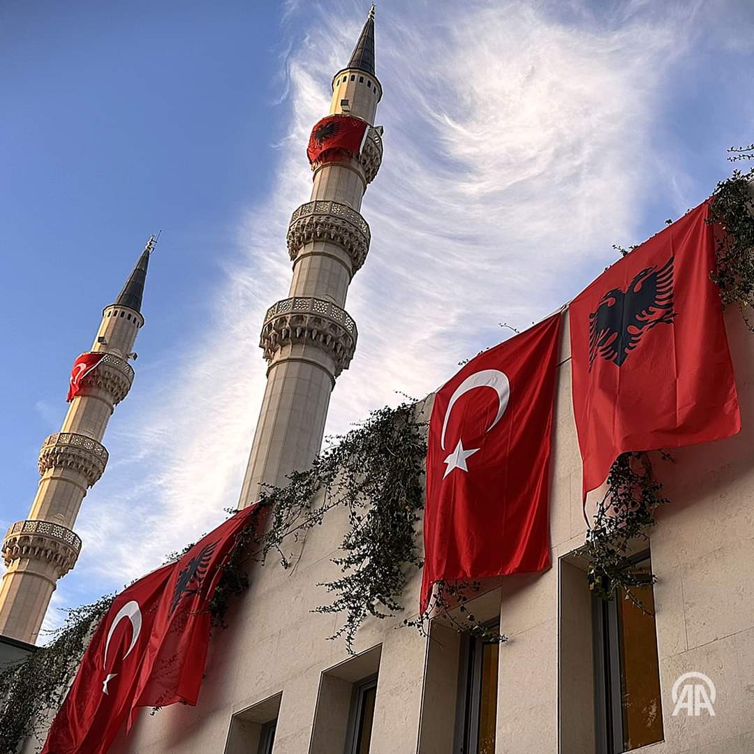 kos_data tweet media