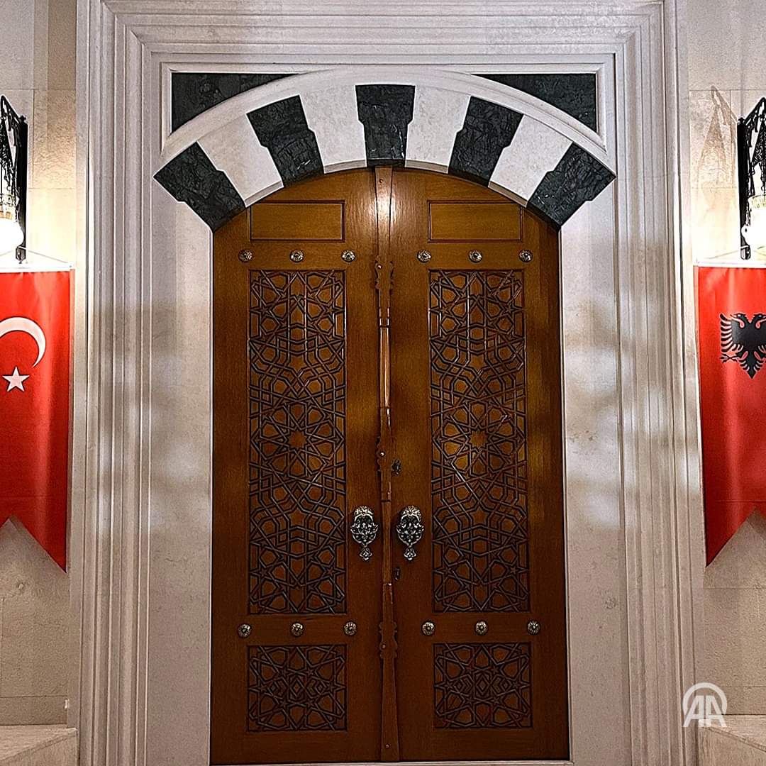 kos_data tweet media