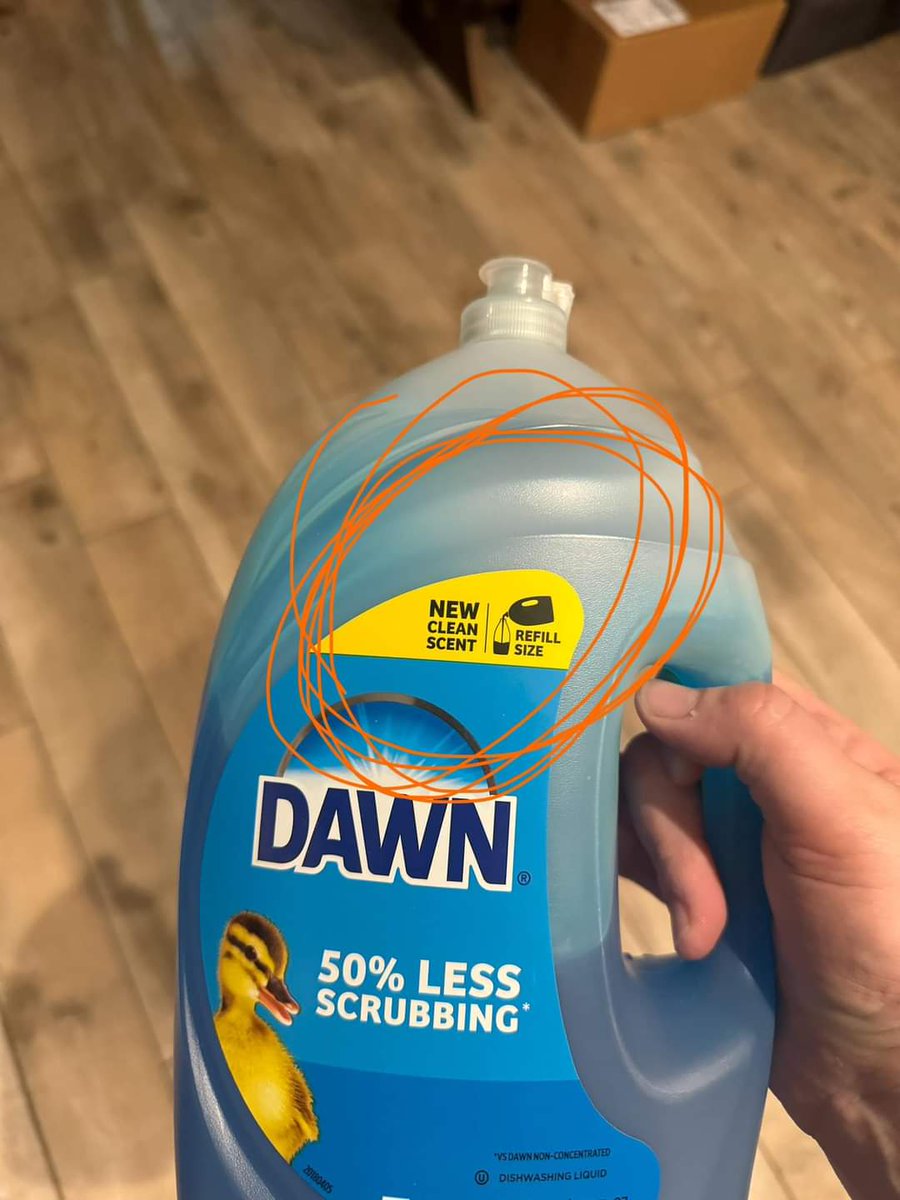 What is this @ProctorGamble ?
Blue dawn now has a new scent. It's smells like laundry detergent. That's not a smell I want for clean dishes!
#bluedawn #newscent #changeitback